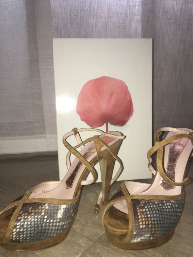 Sandalia piel tacón. Zapato Tacón. Salón Tacón. Sa