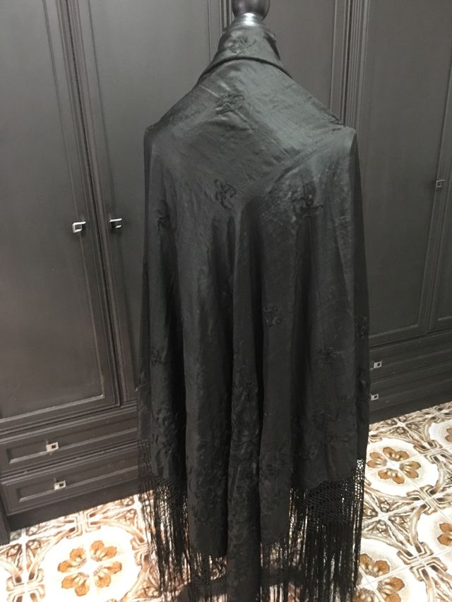 Antiguo Manton Isabelino Siglo XIX