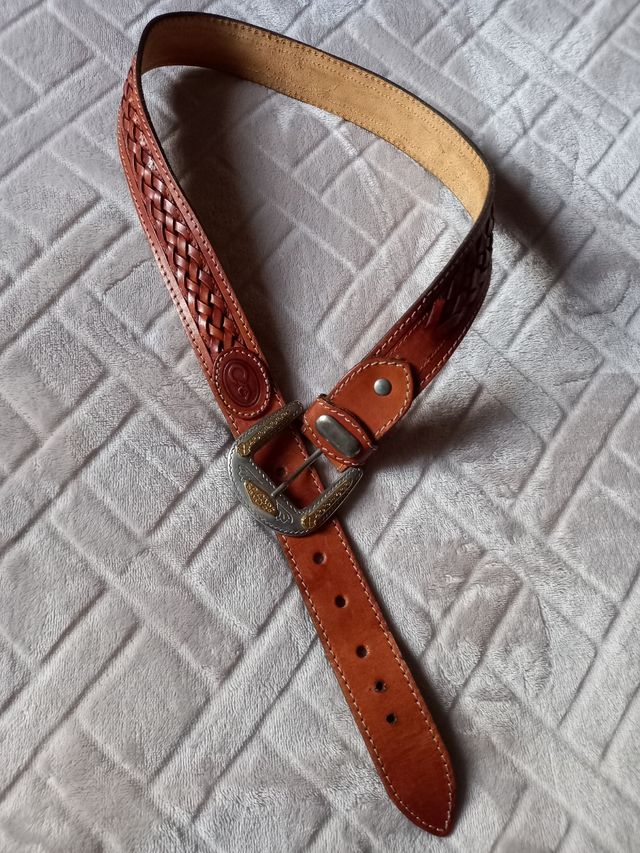 Cinturón piel 80cm, trenzado, color marrón.