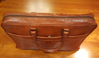 CARTERA DE PIEL PORTADOCUMENTOS DE ARTIPIEL PARA M