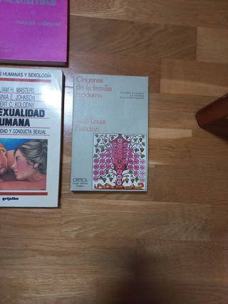 Libros sexualidad/medicina.