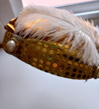 Sombrero de bruja y rey mago.