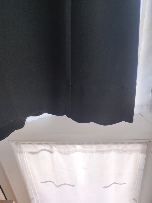 Vestido negro sin mangas. talla 44 elegante