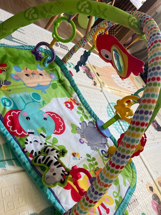 Gimnasio de actividades bebé Fisher Price