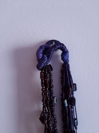 collar morado varias cintas 