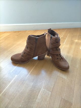 Botines de ante t.41