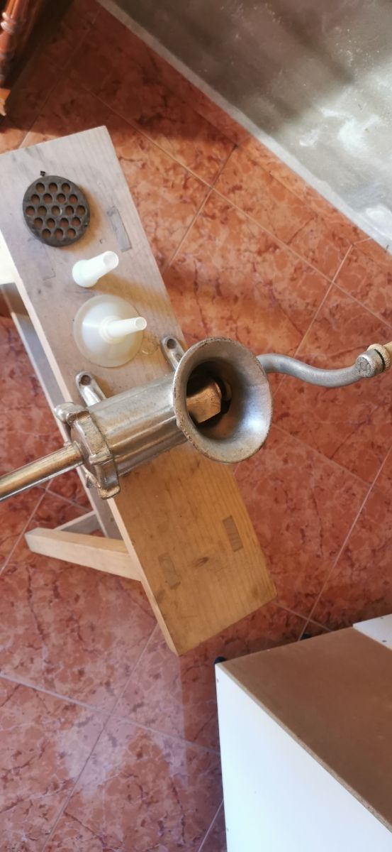 Máquina de hacer chorizos, morcilla, picador..