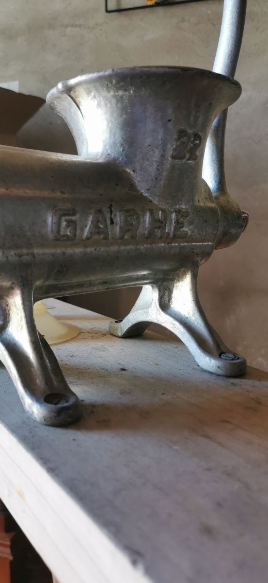 Máquina de hacer chorizos, morcilla, picador..