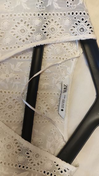vestido troquelado 