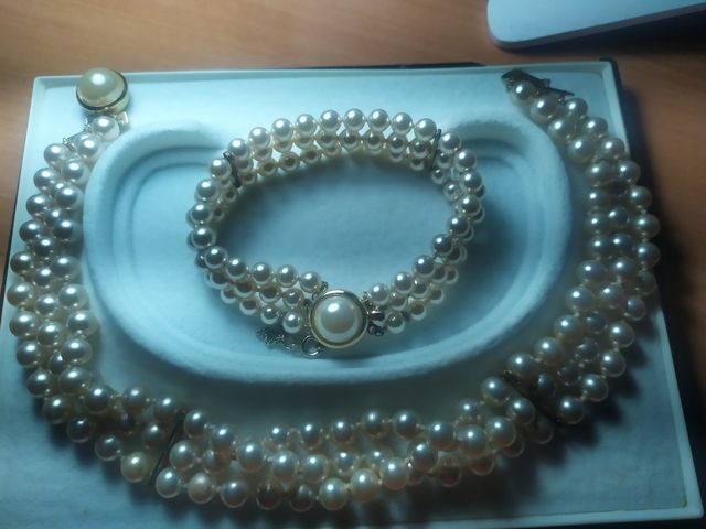 conjunto de gargantilha e pulseira de pérolas banhadas a ouro