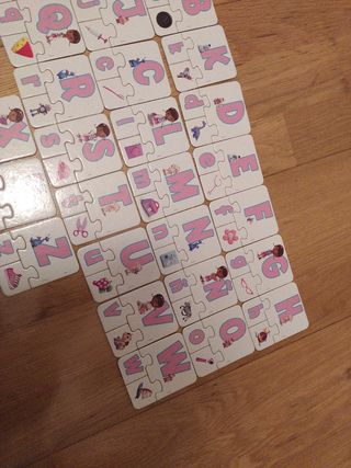 puzzle aprendo el abecedario. Disney