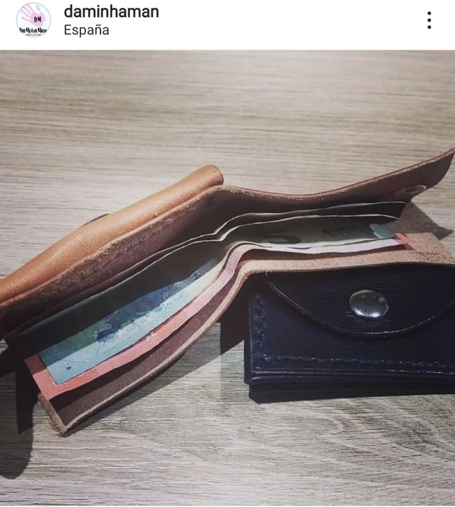 minicartera de cuero