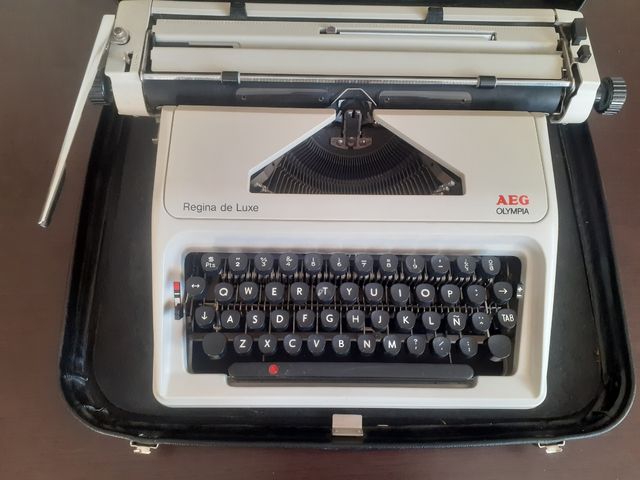 Máquina de escribir Olympia Regina de Luxe