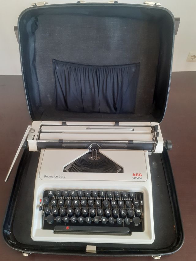 Máquina de escribir Olympia Regina de Luxe