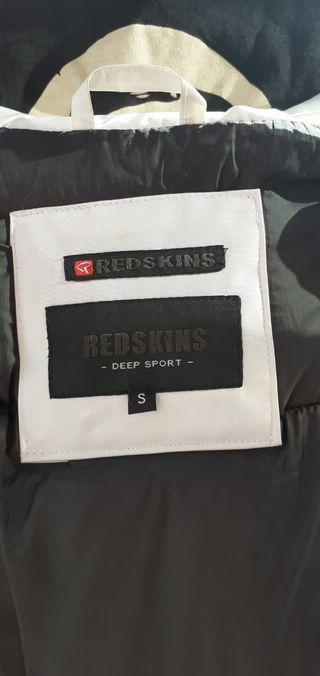 parka blanca y negra Redskins