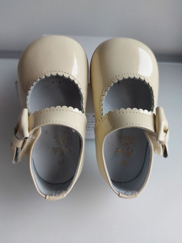 Zapatos charol talla 19