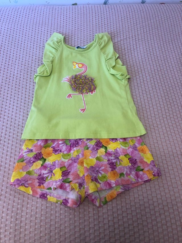 Conjunto camiseta y pantalón niña