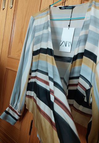 Camisa Zara mujer con etiqueta