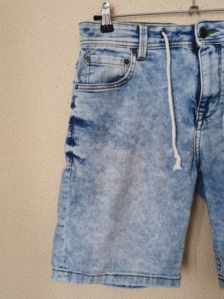 Bermuda chico talla 42 de Pull & Bear.