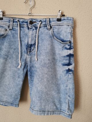 Bermuda chico talla 42 de Pull & Bear.