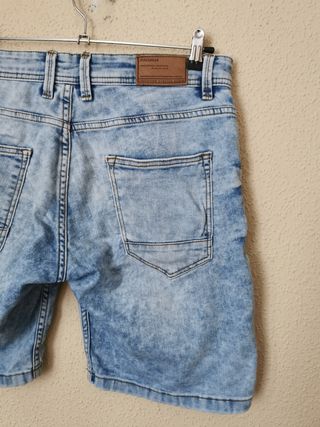 Bermuda chico talla 42 de Pull & Bear.
