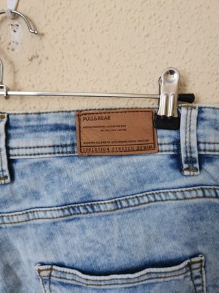 Bermuda chico talla 42 de Pull & Bear.