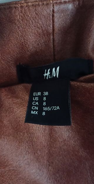 Falda polipiel marrón H&M talla 38 