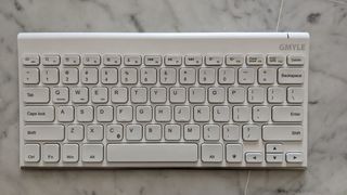 Teclado inalámbrico por Bluetooth recargable