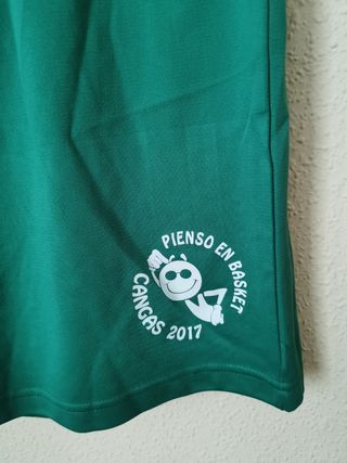Bermuda deporte chico talla S.