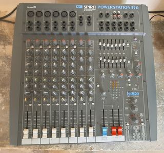 Mesa de sonido autoamplificada Soundcraft 