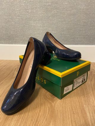 Zapato salón piel azul marino en caja original
