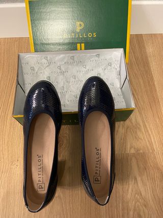 Zapato salón piel azul marino en caja original