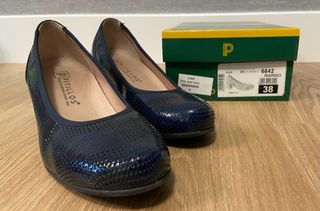 Zapato salón piel azul marino en caja original