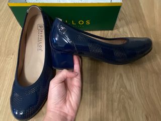 Zapato salón piel azul marino en caja original