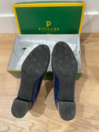 Zapato salón piel azul marino en caja original