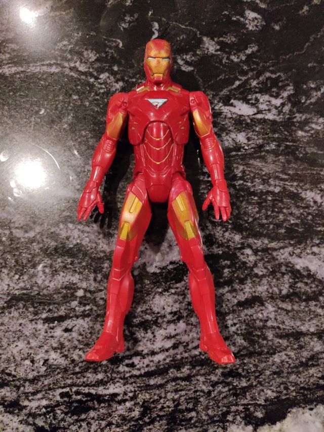 Juguete muñeco Iron Man rojo