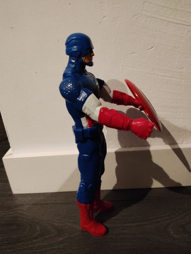 Juguete Capitán América articulado