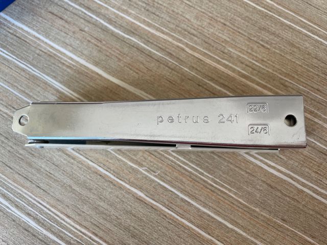 Grapadora Petrus 241.