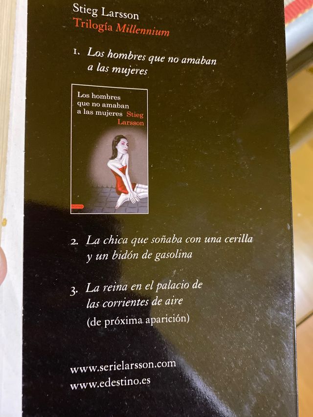 Libro "La chica que soñaba con una cerilla..."
