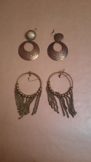 Pendientes dorados grandes