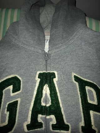 Sudadera gris niño de GAP talla 10