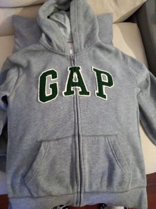 Sudadera gris niño de GAP talla 10