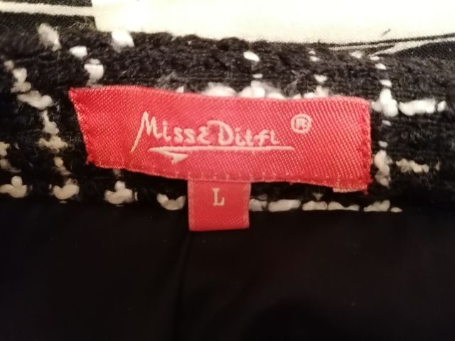 minigonna di lana con piccola frangia