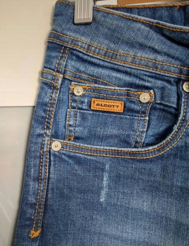 Vaqueros rotos de Alcott