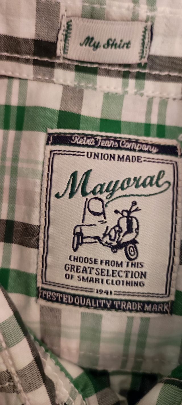 Camisa para niño marca Mayoral. Talla 5