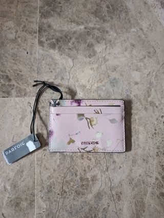 Tarjetero sin estrenar 