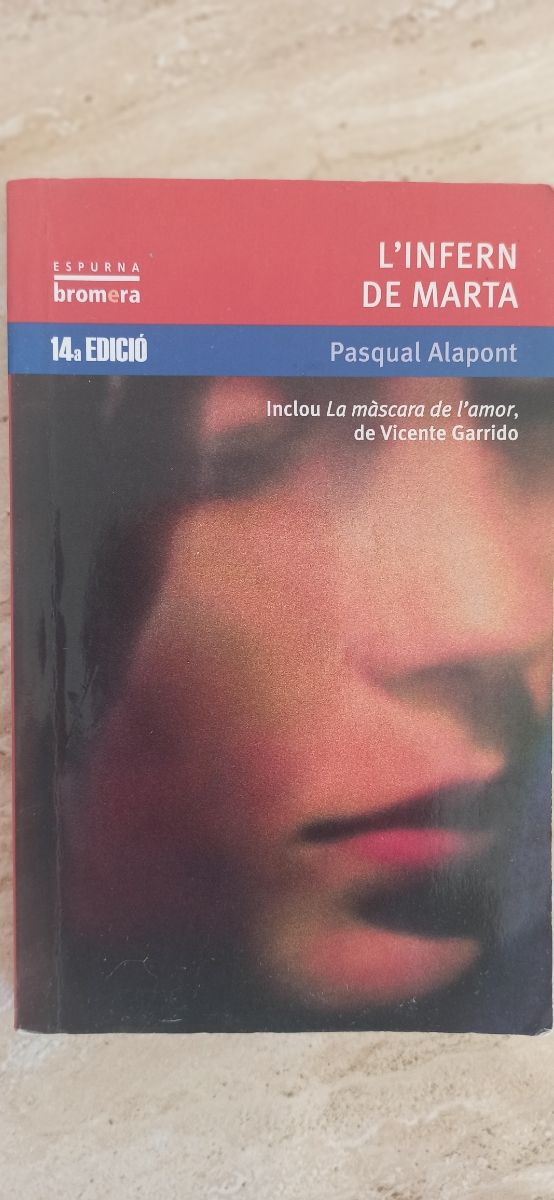 Libro "L'Infern de Marta" como nuevo