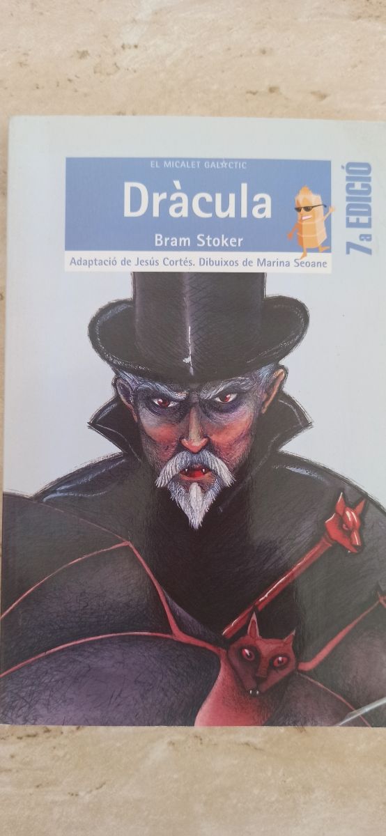 Libro "Dracula" de Bram Stoker, esta como nuevo