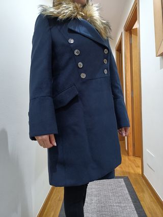 abrigo nuevo azul marino talla M/L  