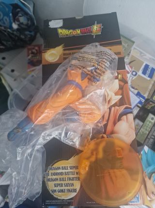 FIGURA SON GOKU SSJ KAMEHAMEHA. BANPRESTO